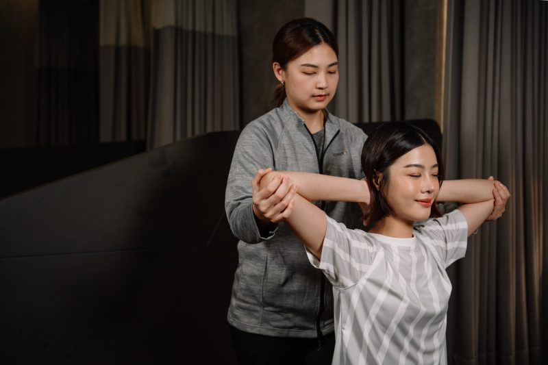 Therapist-Stretch me Clinic